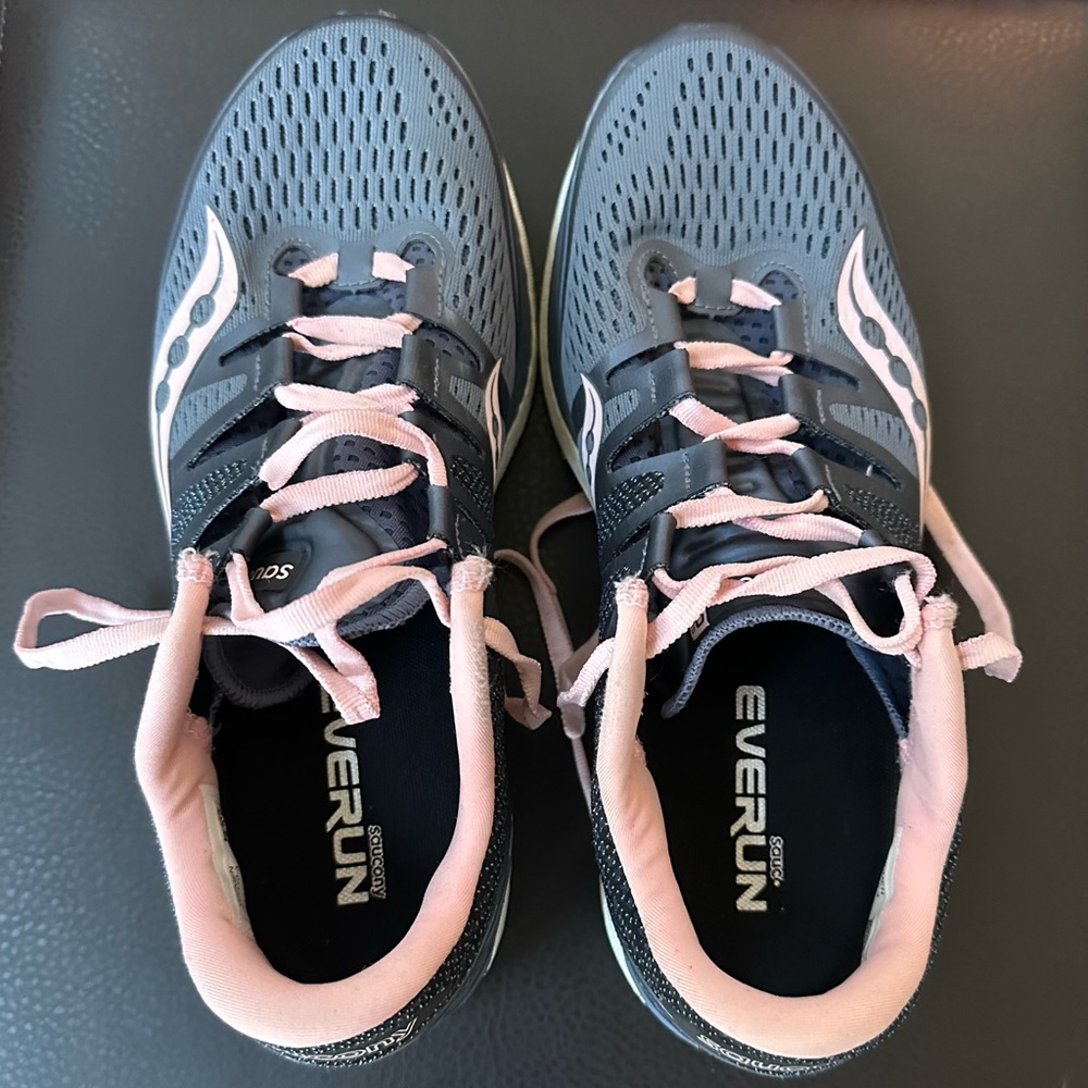 Women's Sz.9.5 Saucony Liberty ISO Series #S10410-3 running shoes